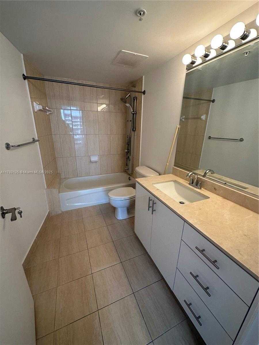 Small Image of 1750 NORTH BAYSHORE DR #3702, Miami Number 10
