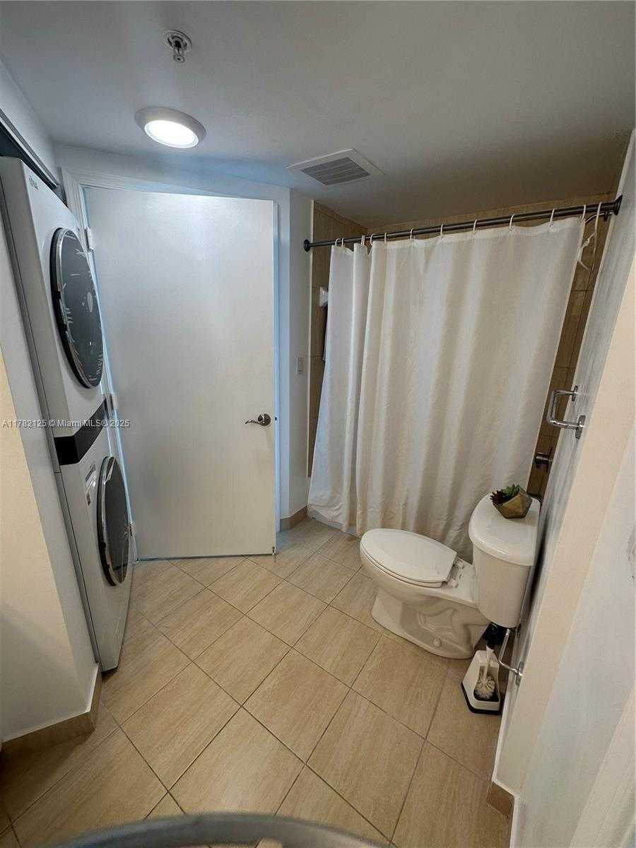 Small Image of 1750 NORTH BAYSHORE DR #3702, Miami Number 13