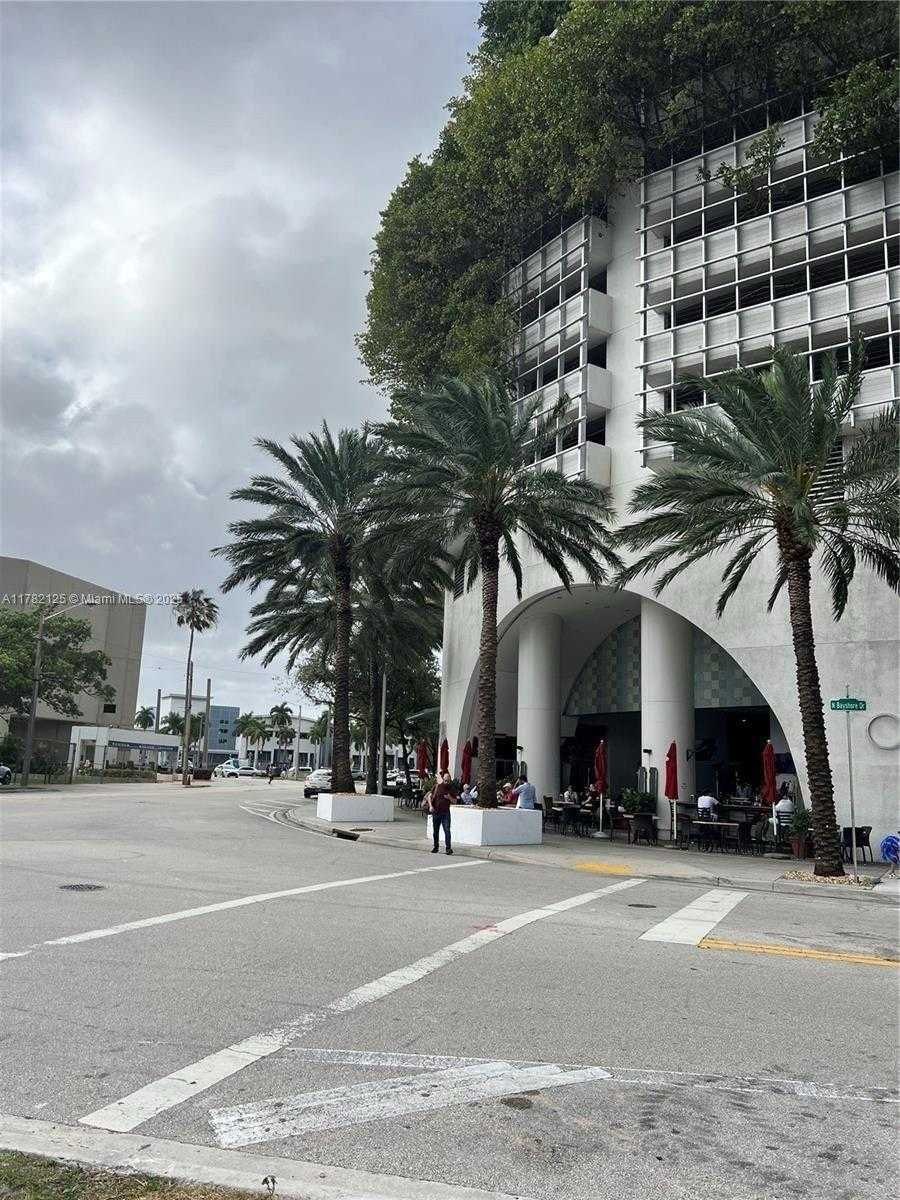 Small Image of 1750 NORTH BAYSHORE DR #3702, Miami Number 3