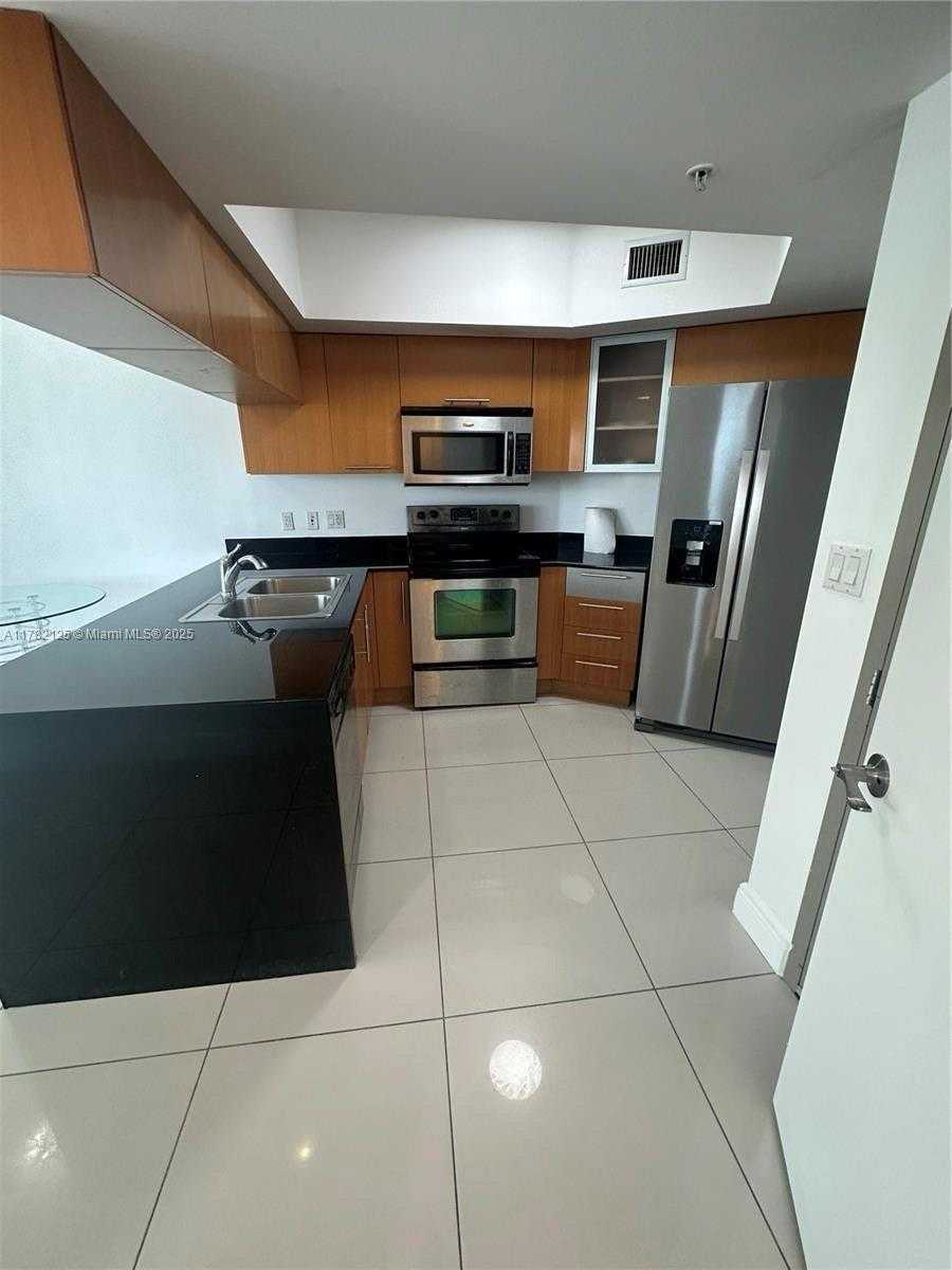 Small Image of 1750 NORTH BAYSHORE DR #3702, Miami Number 4