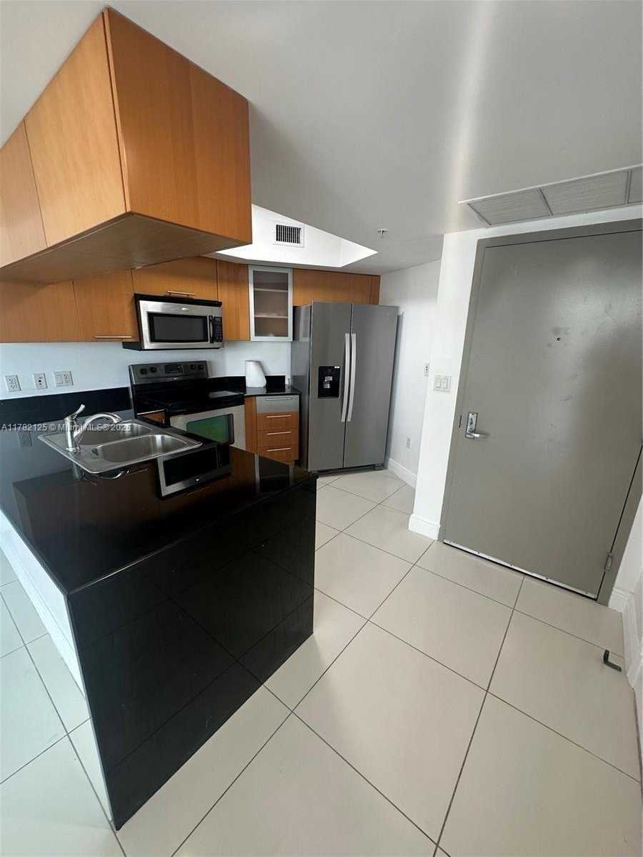 Small Image of 1750 NORTH BAYSHORE DR #3702, Miami Number 5