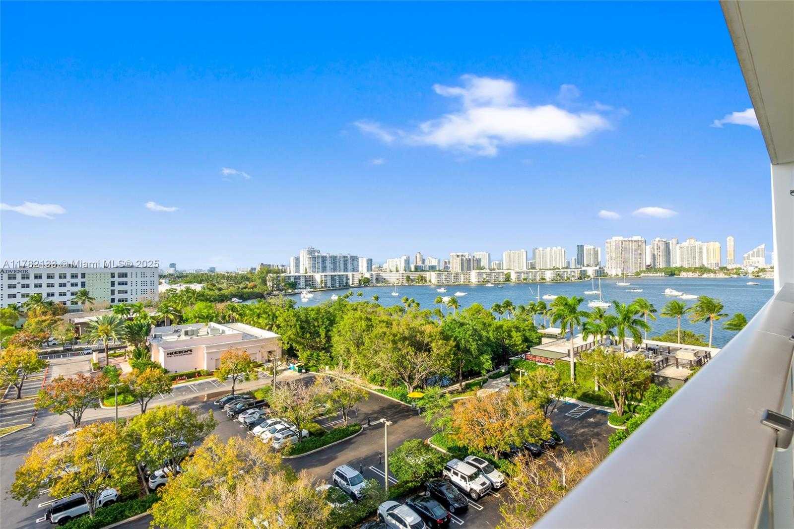 Small Image of 17301 BISCAYNE BLVD #702, North Miami Beach Number 25