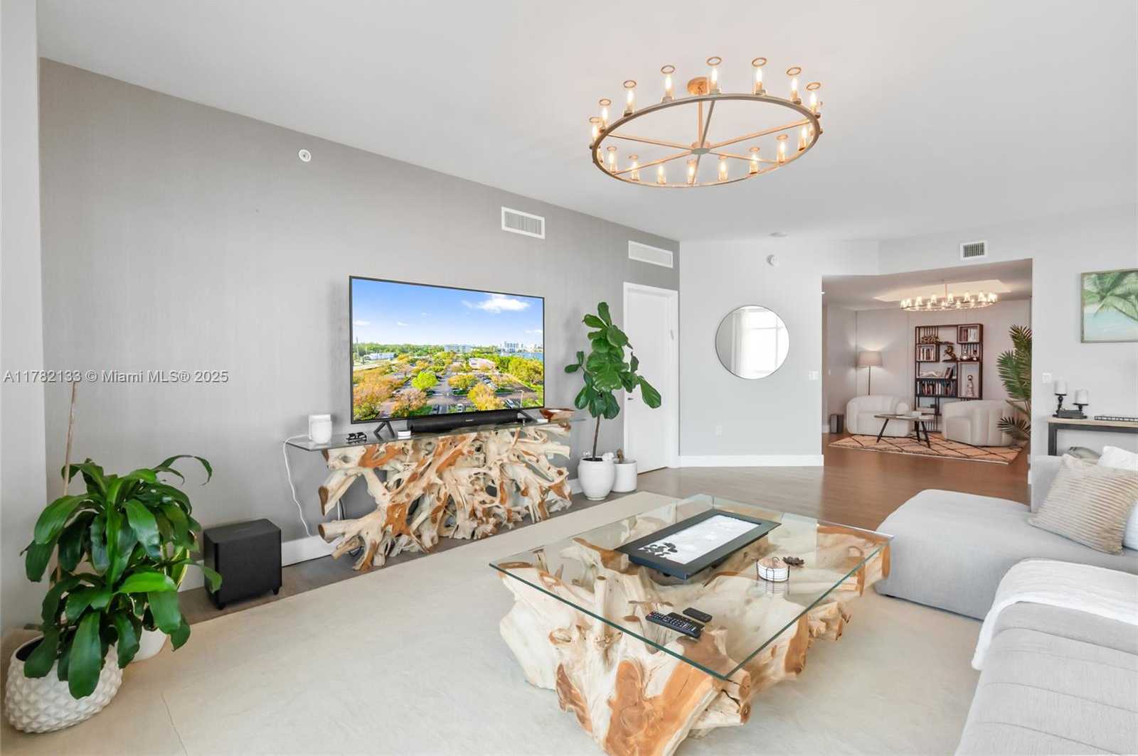 Small Image of 17301 BISCAYNE BLVD #702, North Miami Beach Number 4