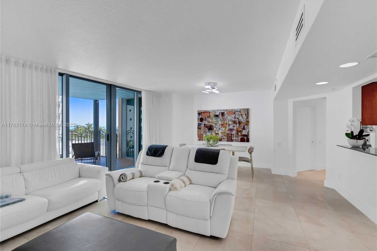 Small Image of 1500 OCEAN DR #505, Miami Beach Number 10