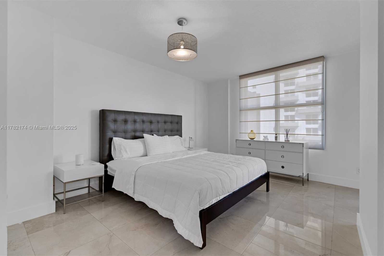 Small Image of 1500 OCEAN DR #505, Miami Beach Number 16