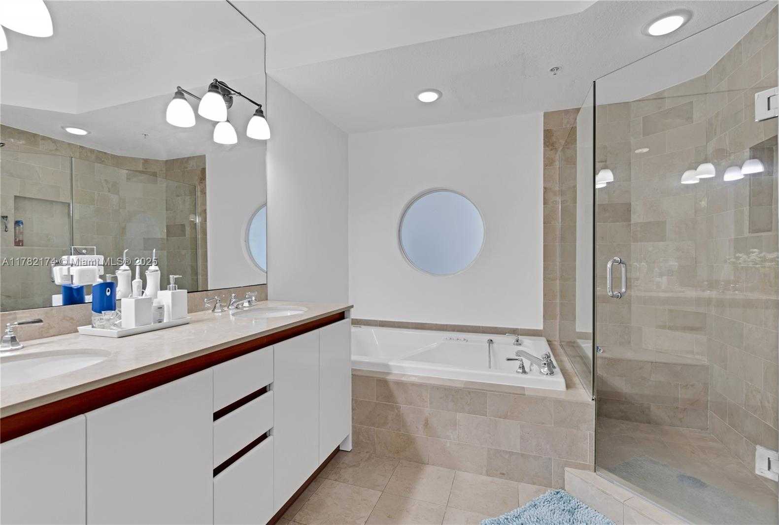Small Image of 1500 OCEAN DR #505, Miami Beach Number 20