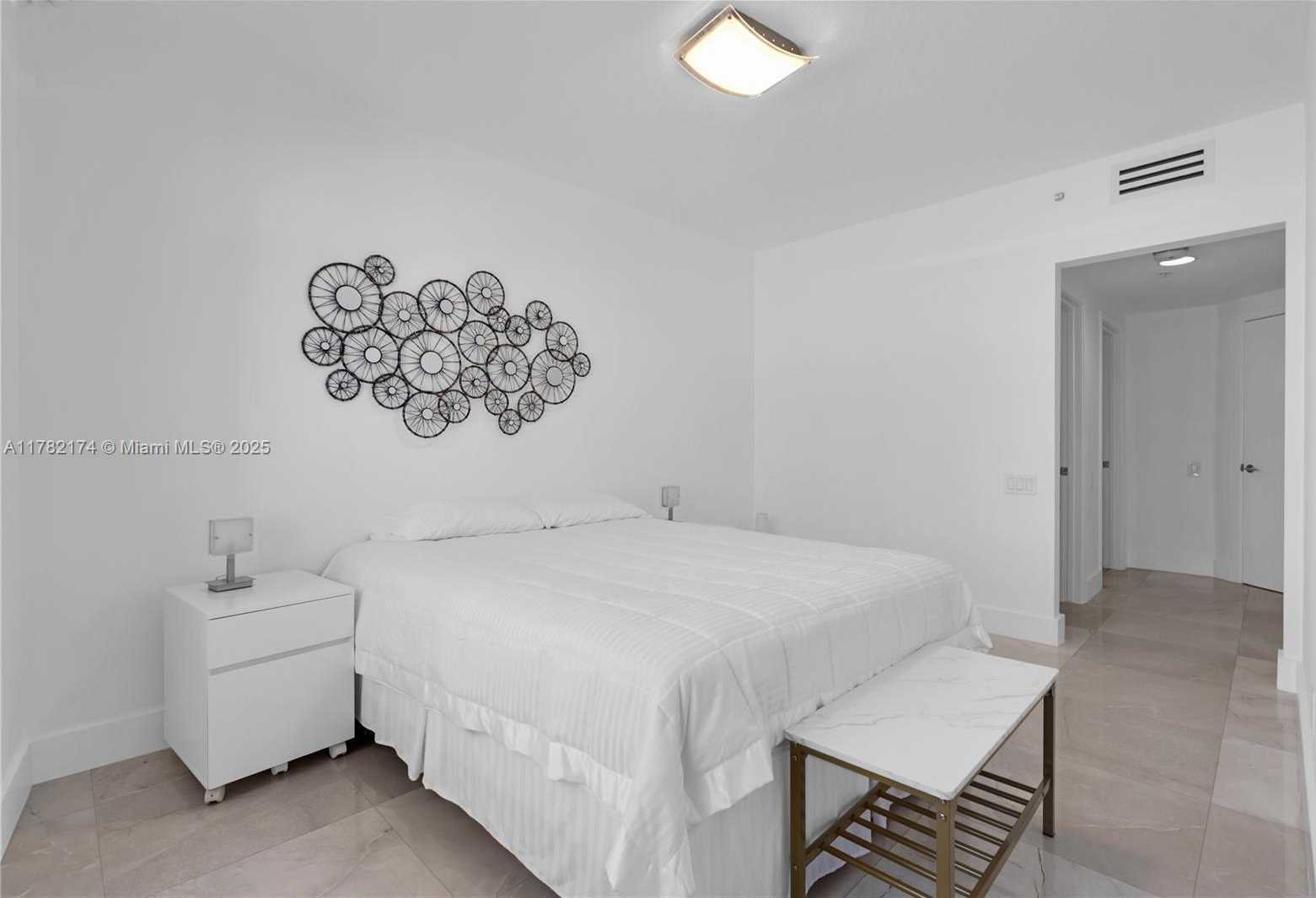 Small Image of 1500 OCEAN DR #505, Miami Beach Number 23