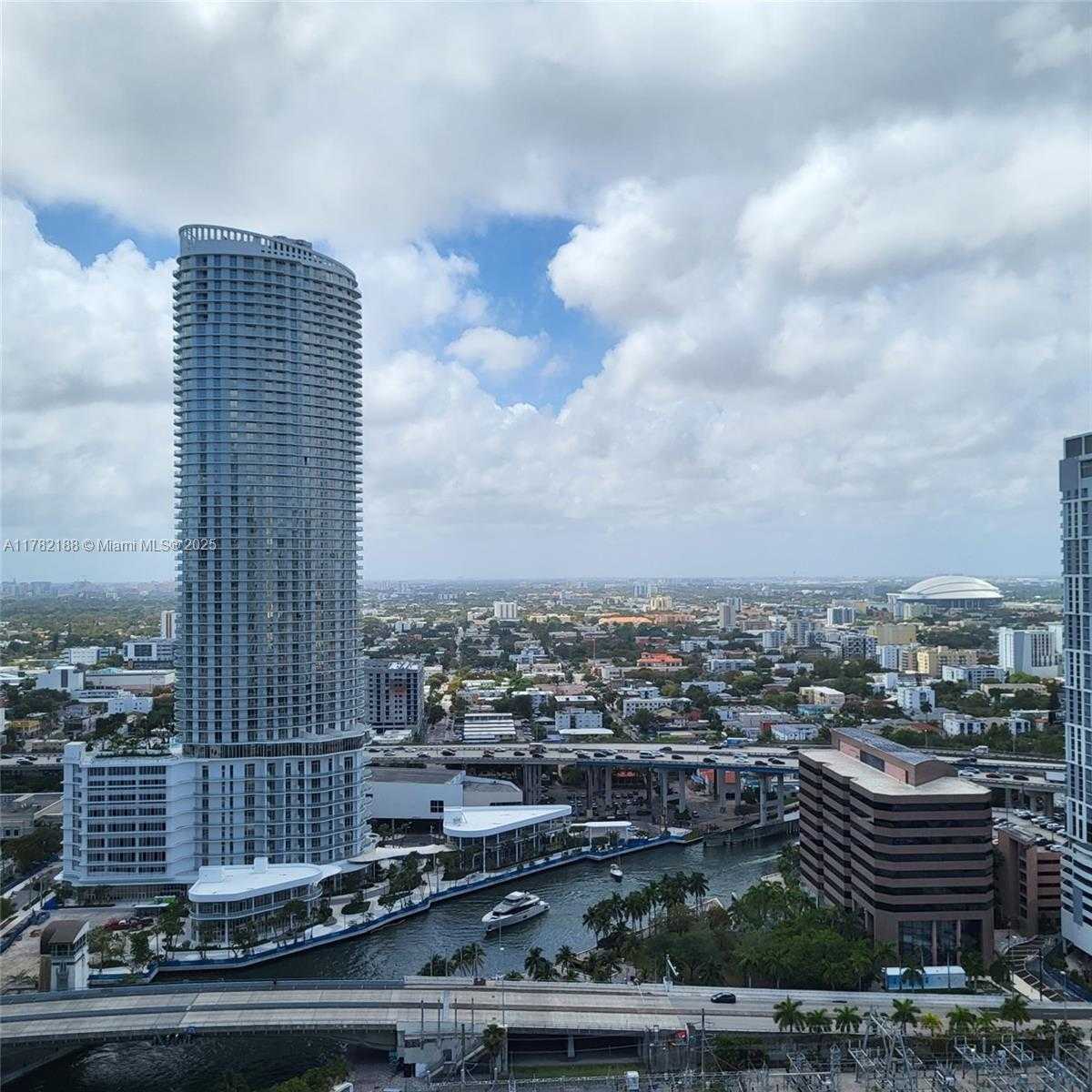 Small Image of 92 SOUTH WEST 3RD ST #3207, Miami Number 7