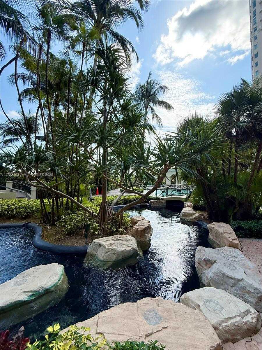 Small Image of 19501 WEST COUNTRY CLUB DR #2014, Aventura Number 2