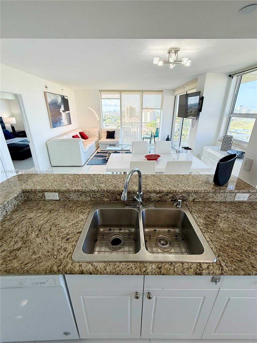 Small Image of 19501 WEST COUNTRY CLUB DR #2014, Aventura Number 23