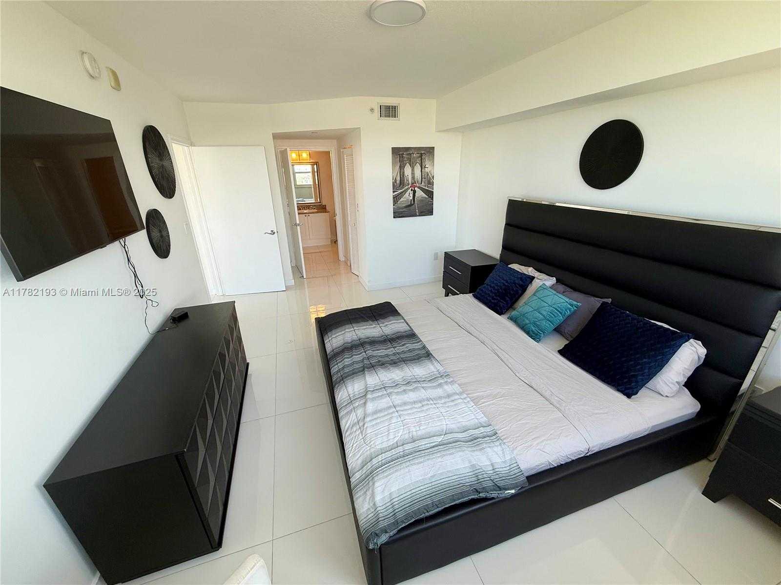 Small Image of 19501 WEST COUNTRY CLUB DR #2014, Aventura Number 28