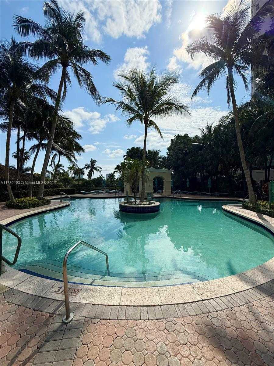 Small Image of 19501 WEST COUNTRY CLUB DR #2014, Aventura Number 3