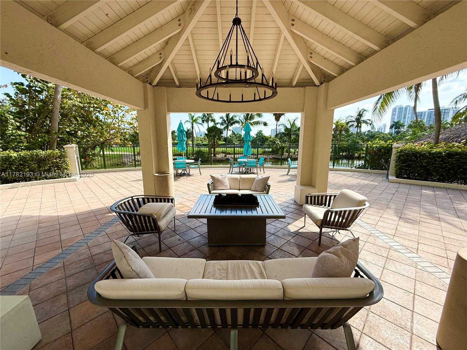 Small Image of 19501 WEST COUNTRY CLUB DR #2014, Aventura Number 5