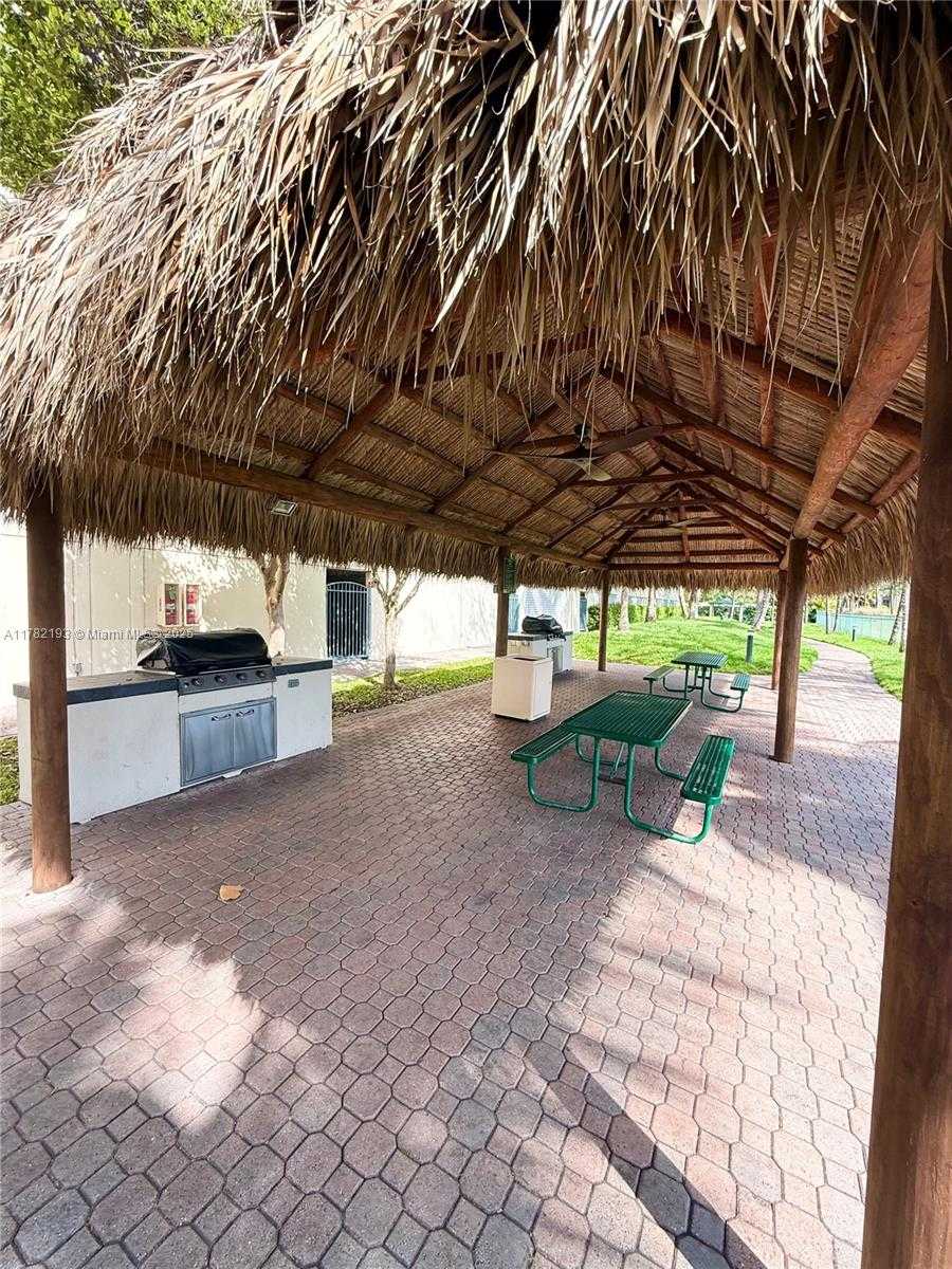 Small Image of 19501 WEST COUNTRY CLUB DR #2014, Aventura Number 9