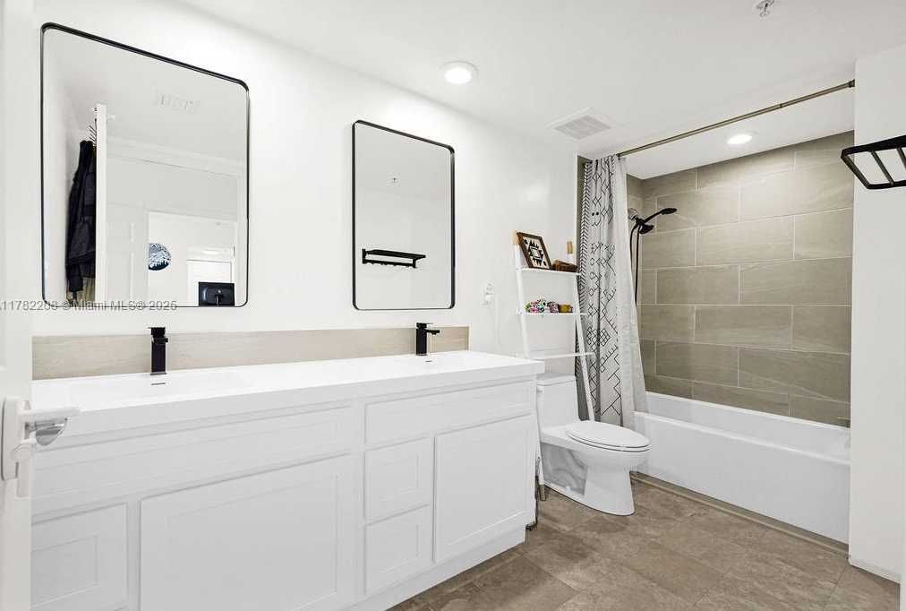 Small Image of 1755 EAST HALLANDALE BEACH BLVD #708E, Hallandale Beach Number 11