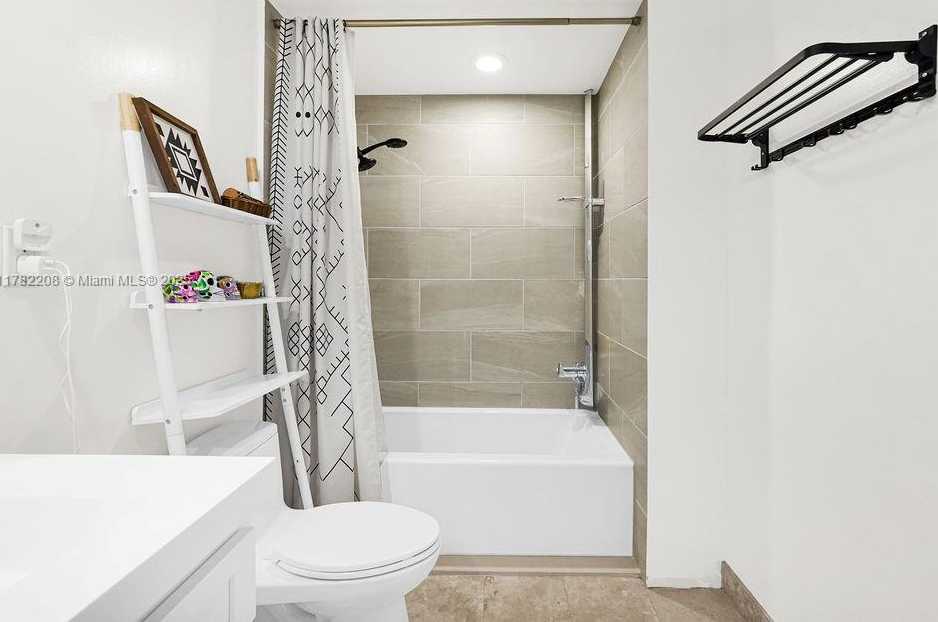Small Image of 1755 EAST HALLANDALE BEACH BLVD #708E, Hallandale Beach Number 12
