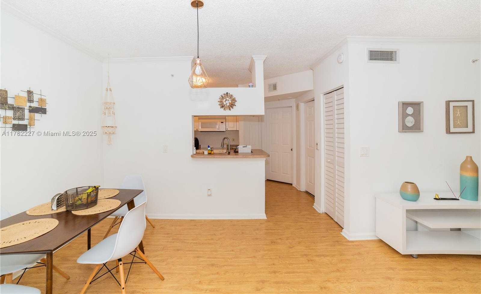 Small Image of 17150 NORTH BAY RD #2322, Sunny Isles Beach Number 10