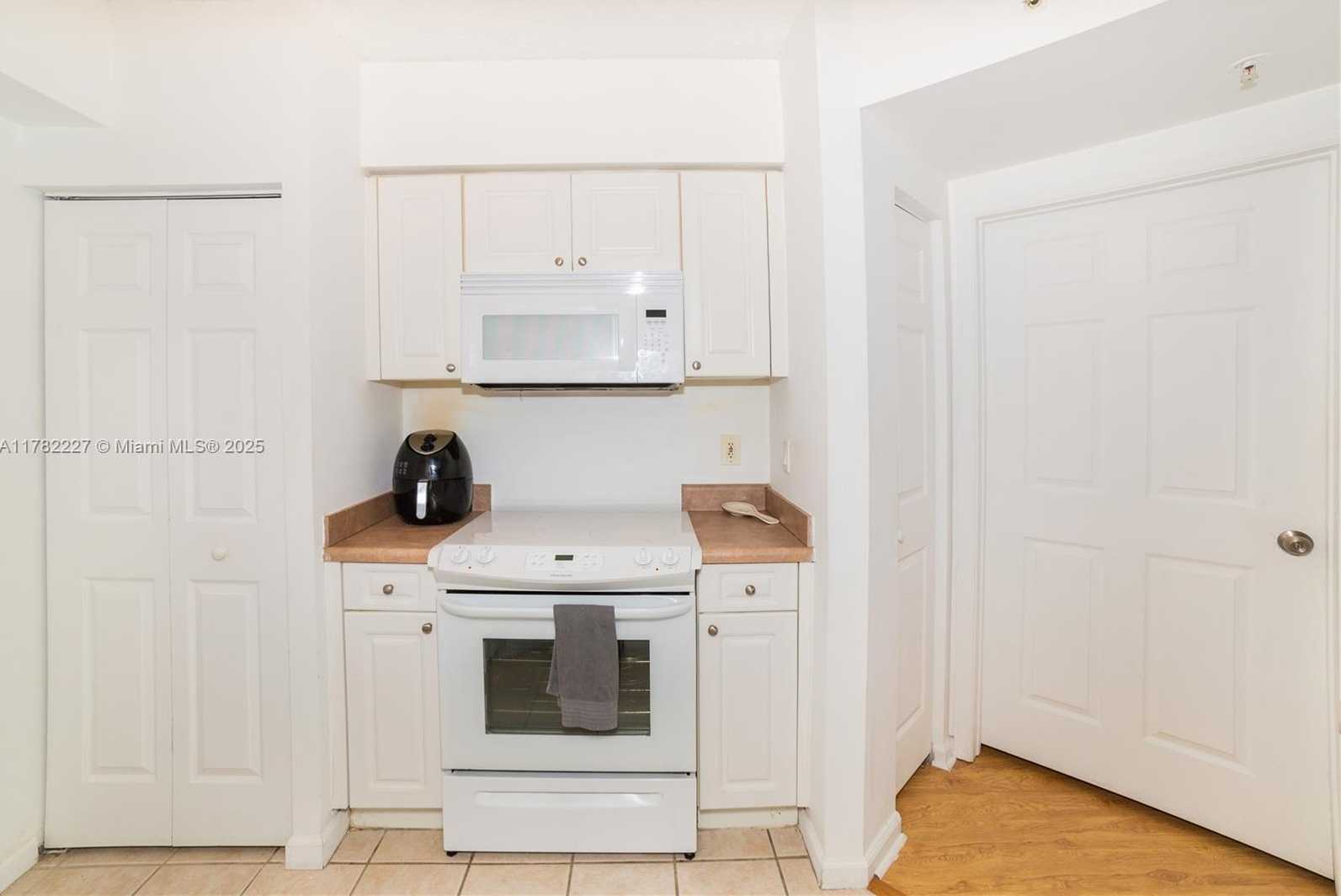 Small Image of 17150 NORTH BAY RD #2322, Sunny Isles Beach Number 16