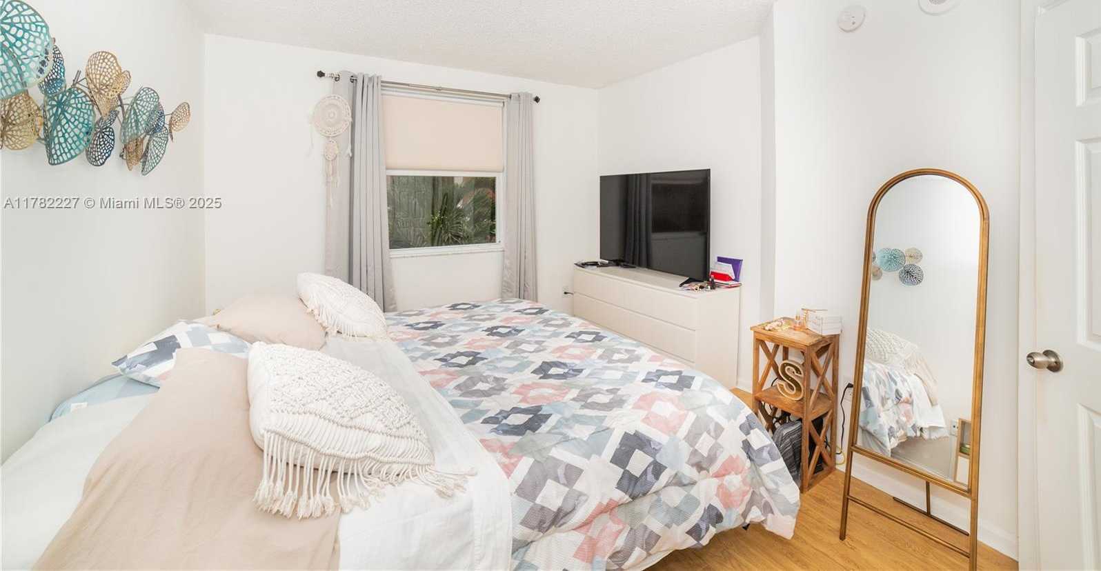 Small Image of 17150 NORTH BAY RD #2322, Sunny Isles Beach Number 23