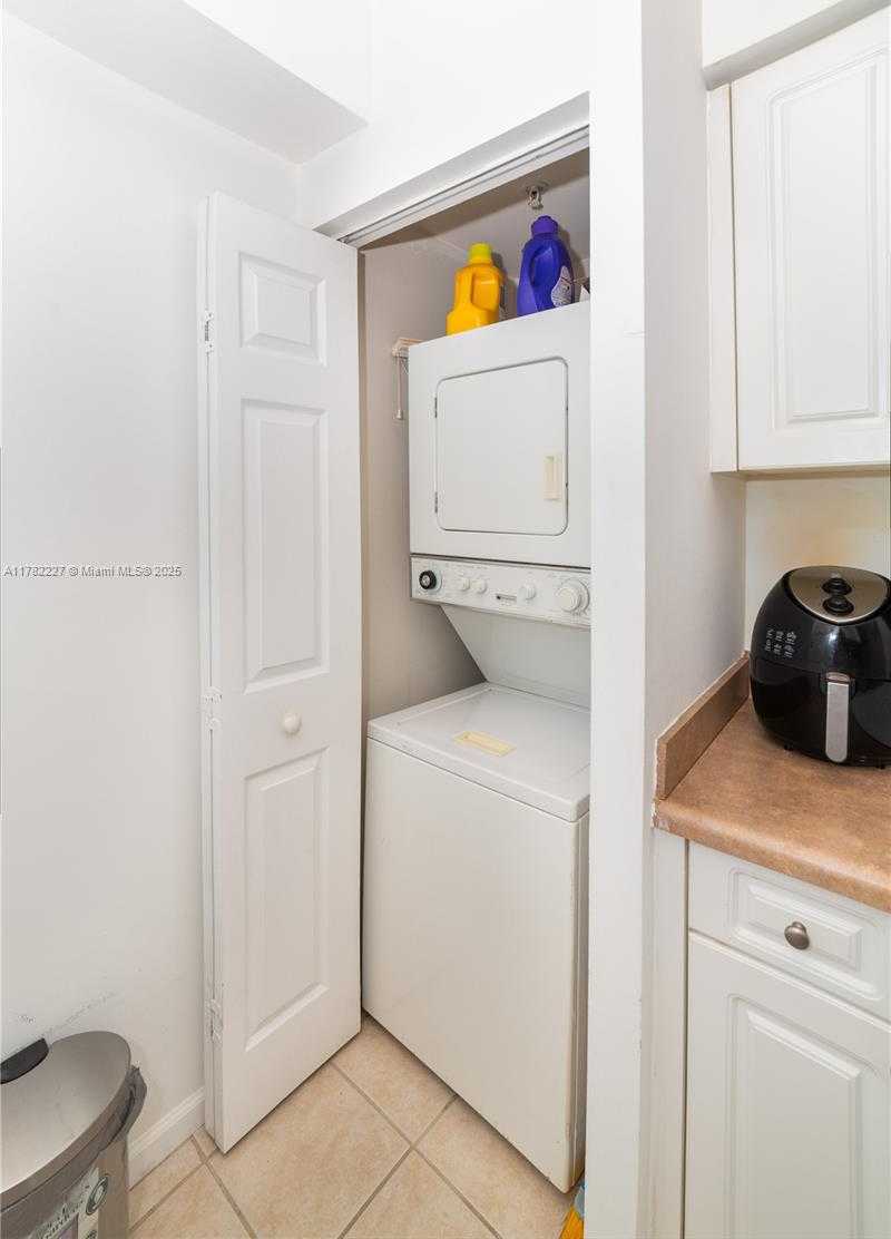 Small Image of 17150 NORTH BAY RD #2322, Sunny Isles Beach Number 27