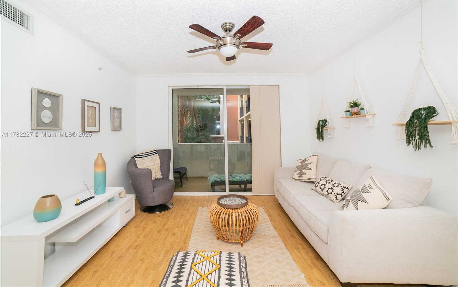 Small Image of 17150 NORTH BAY RD #2322, Sunny Isles Beach Number 3