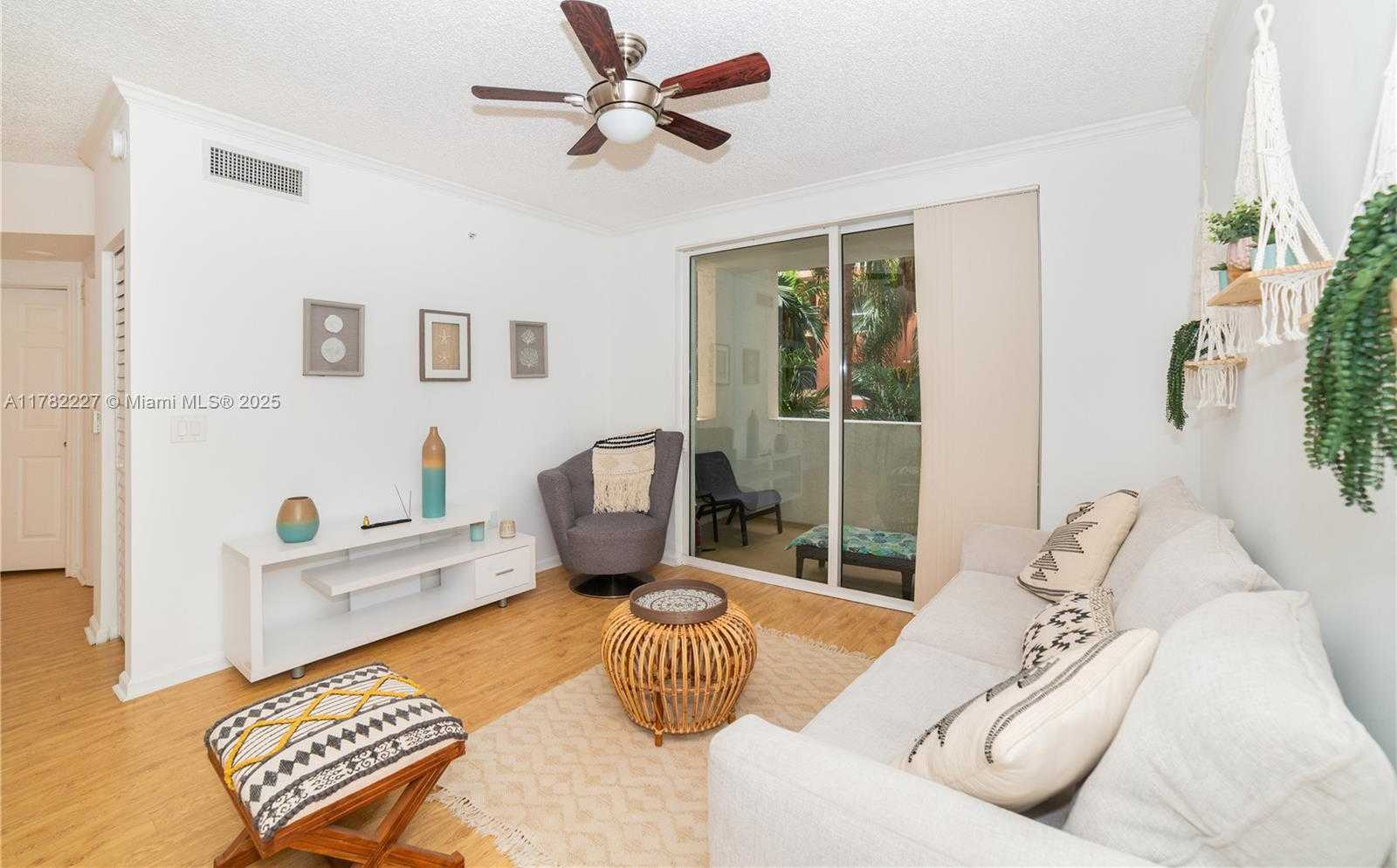 Small Image of 17150 NORTH BAY RD #2322, Sunny Isles Beach Number 6