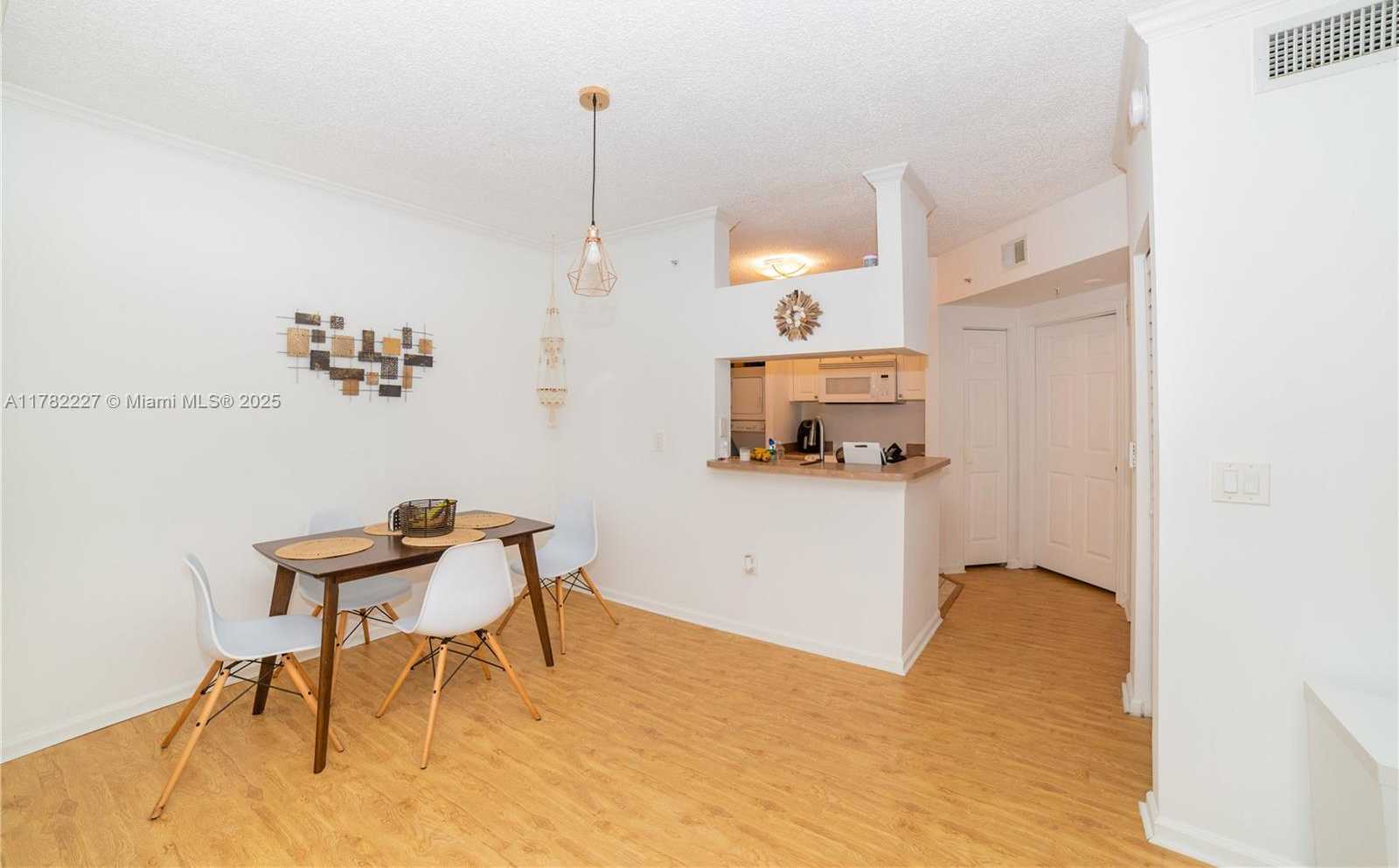 Small Image of 17150 NORTH BAY RD #2322, Sunny Isles Beach Number 9