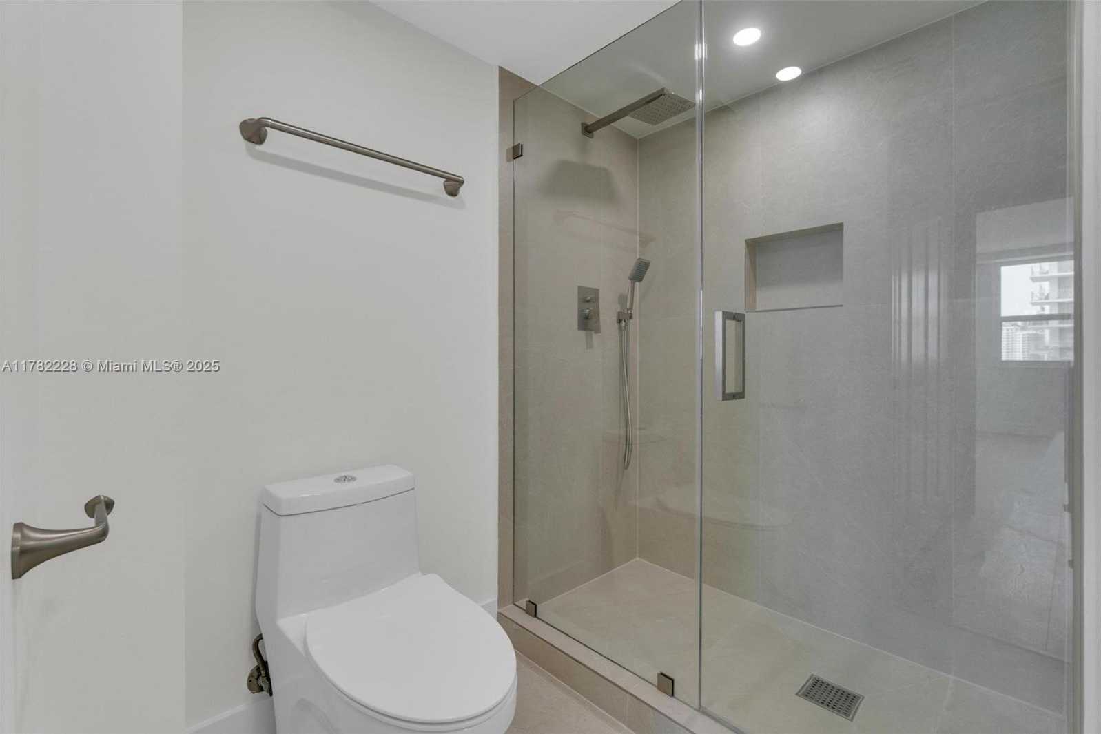 Small Image of 1155 BRICKELL BAY DR #2308, Miami Number 11