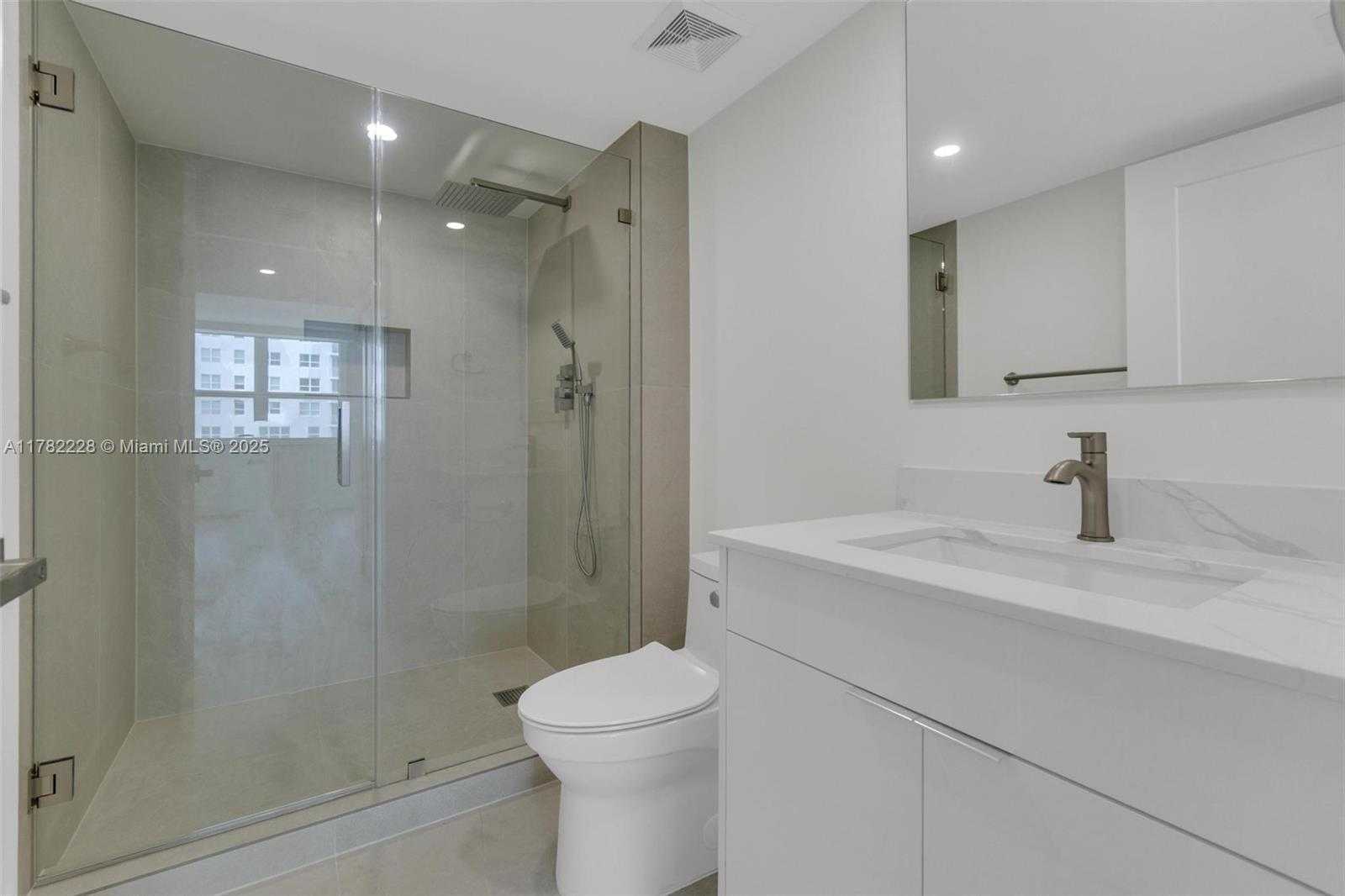 Small Image of 1155 BRICKELL BAY DR #2308, Miami Number 12