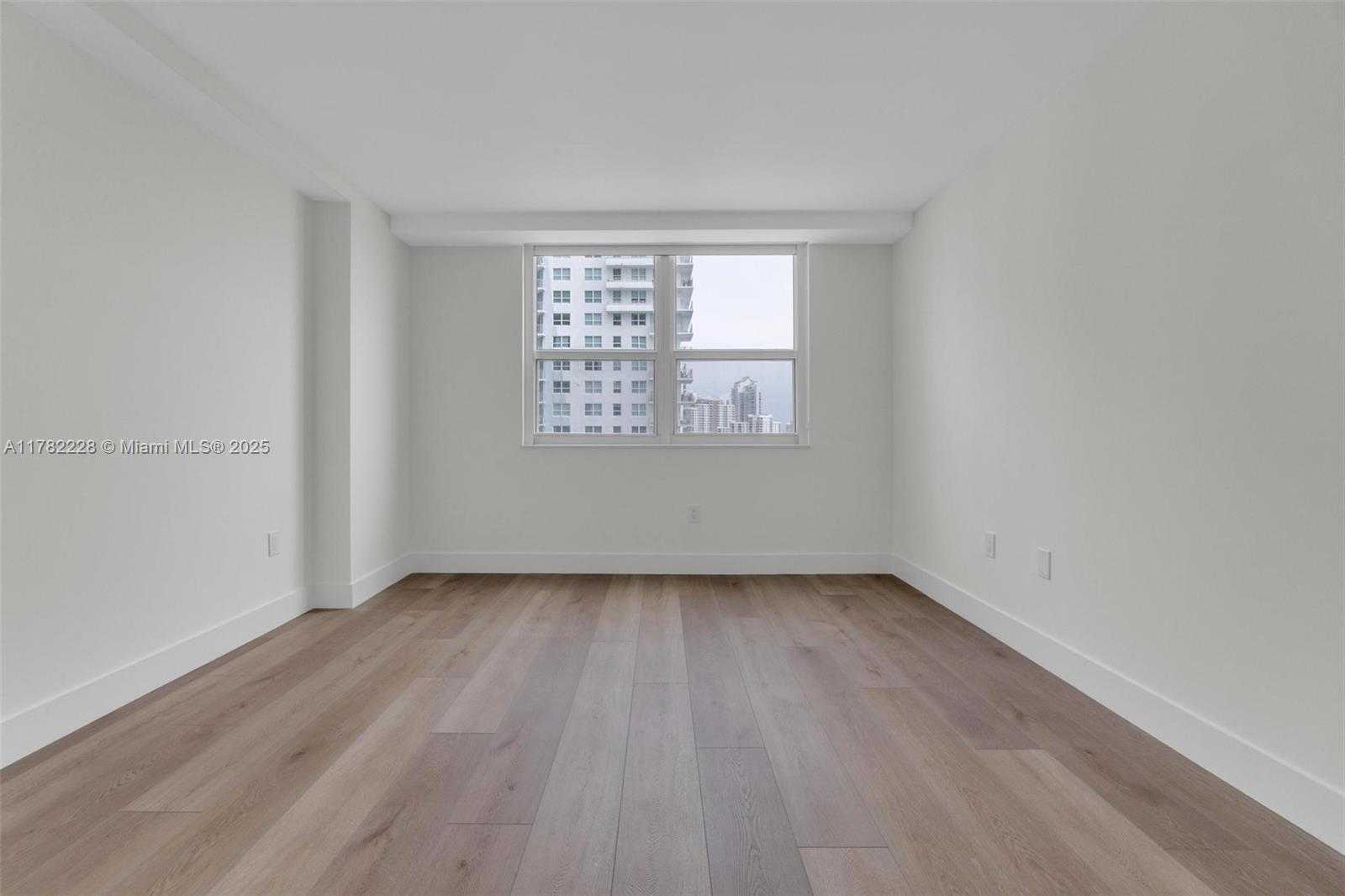 Small Image of 1155 BRICKELL BAY DR #2308, Miami Number 13