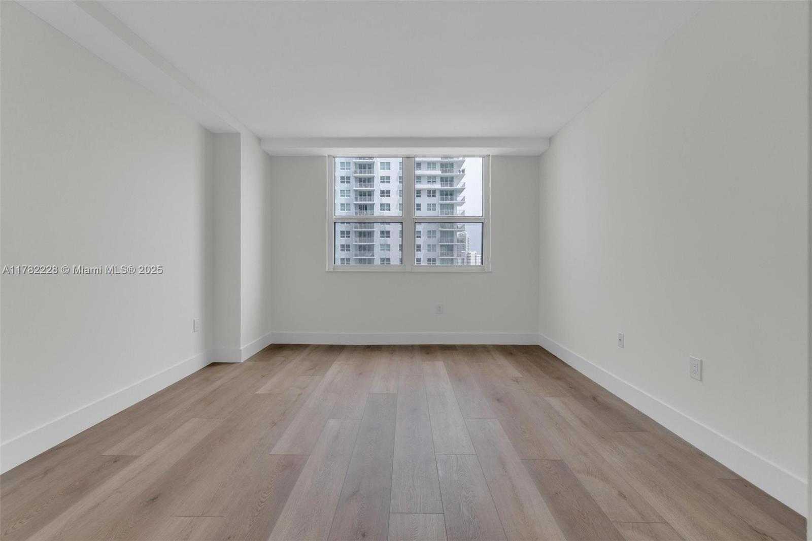 Small Image of 1155 BRICKELL BAY DR #2308, Miami Number 20