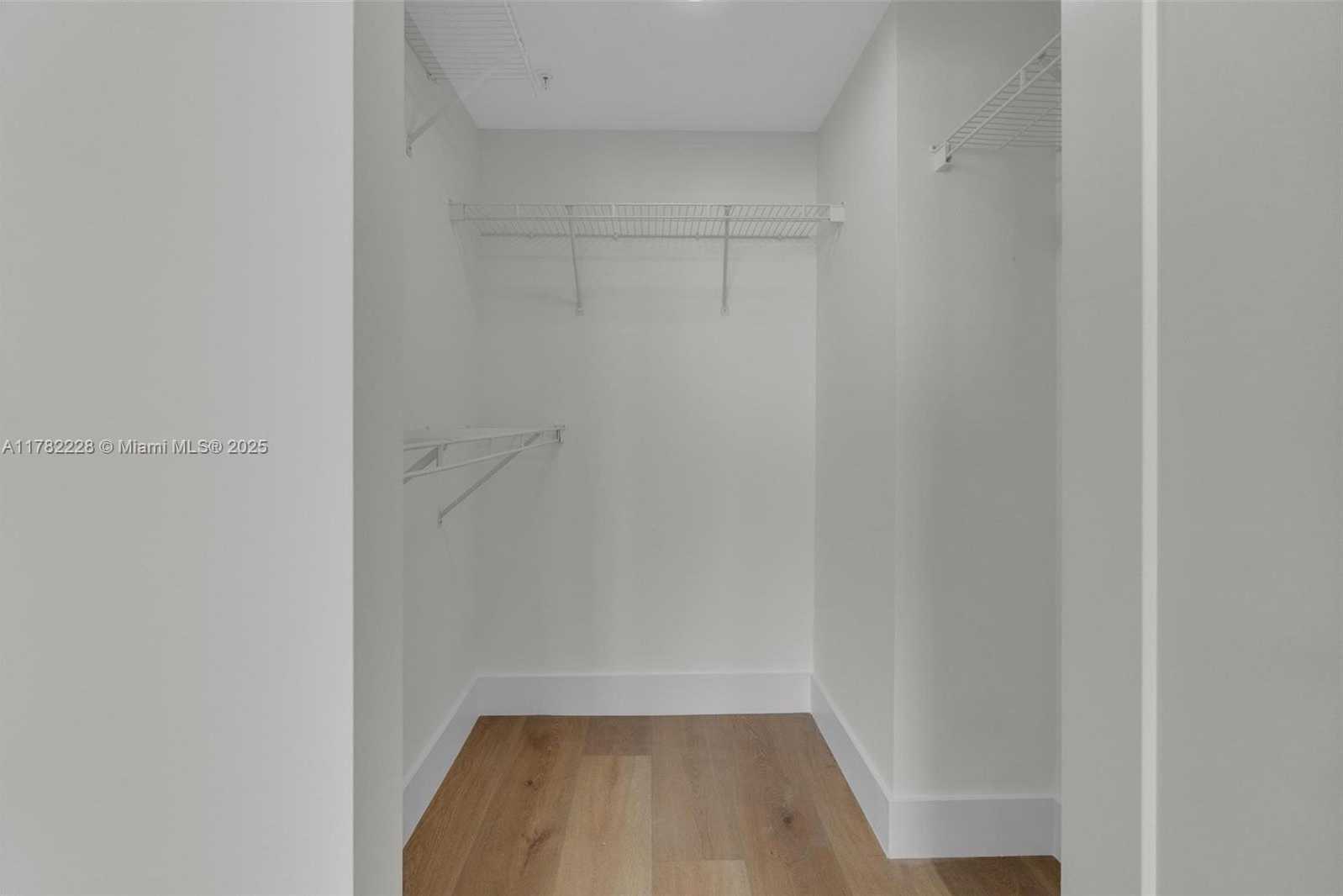 Small Image of 1155 BRICKELL BAY DR #2308, Miami Number 25