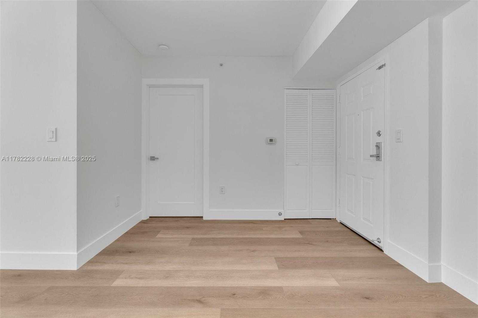 Small Image of 1155 BRICKELL BAY DR #2308, Miami Number 28