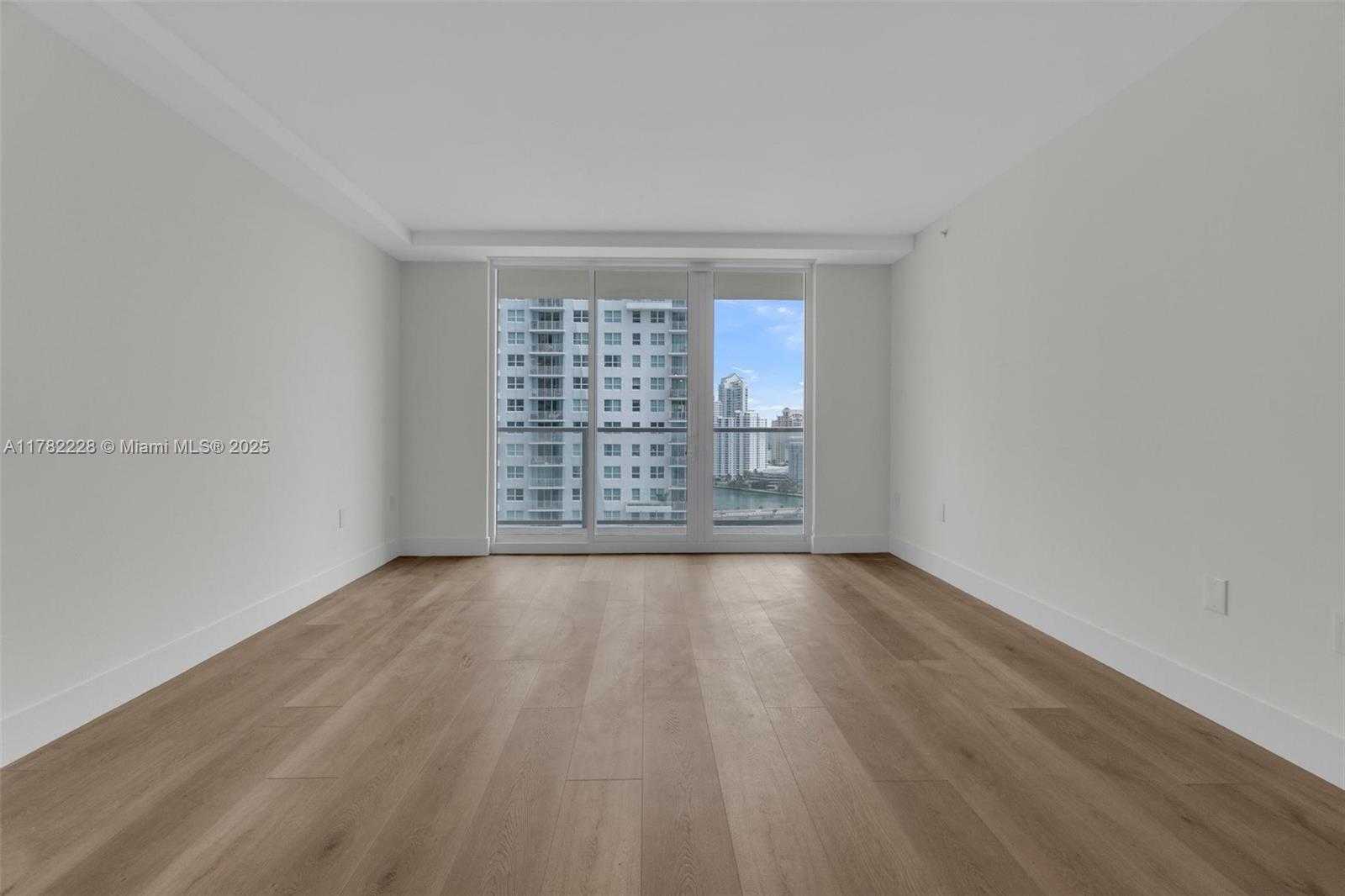 Small Image of 1155 BRICKELL BAY DR #2308, Miami Number 31