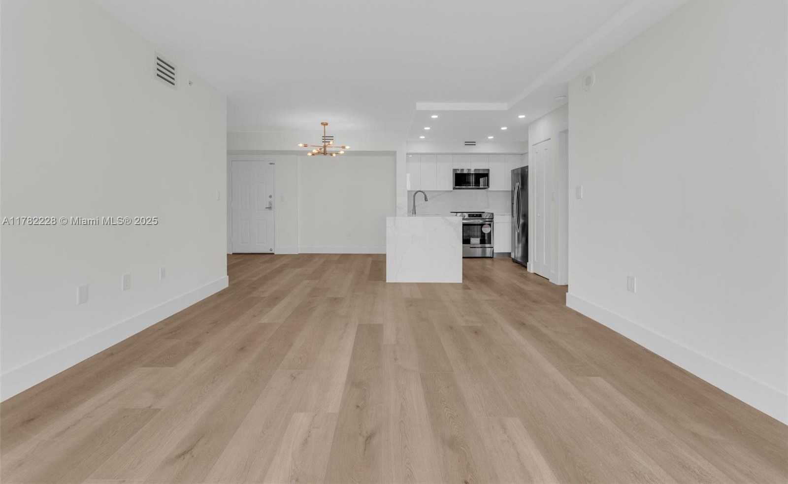 Small Image of 1155 BRICKELL BAY DR #2308, Miami Number 7