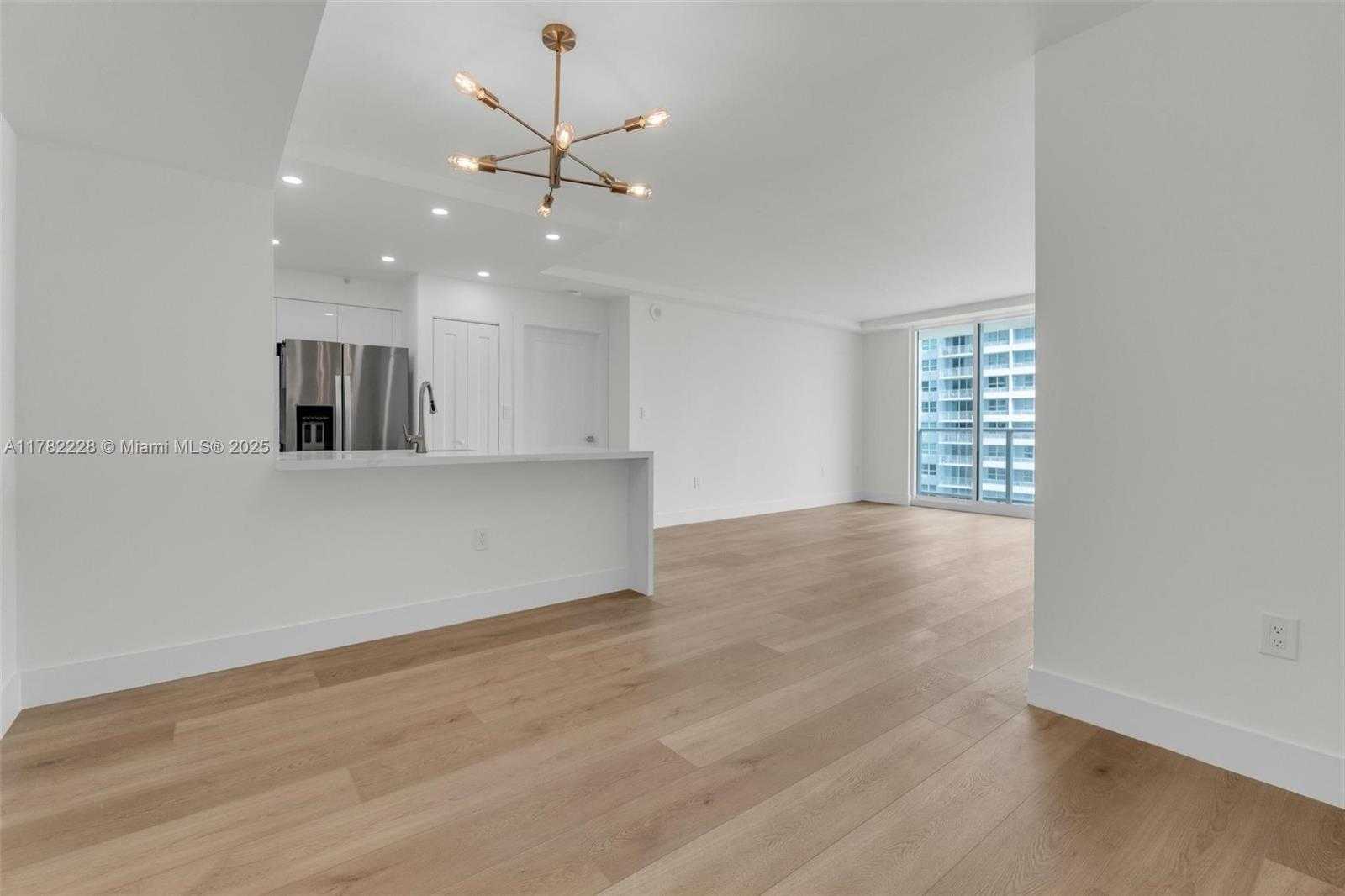 Small Image of 1155 BRICKELL BAY DR #2308, Miami Number 8