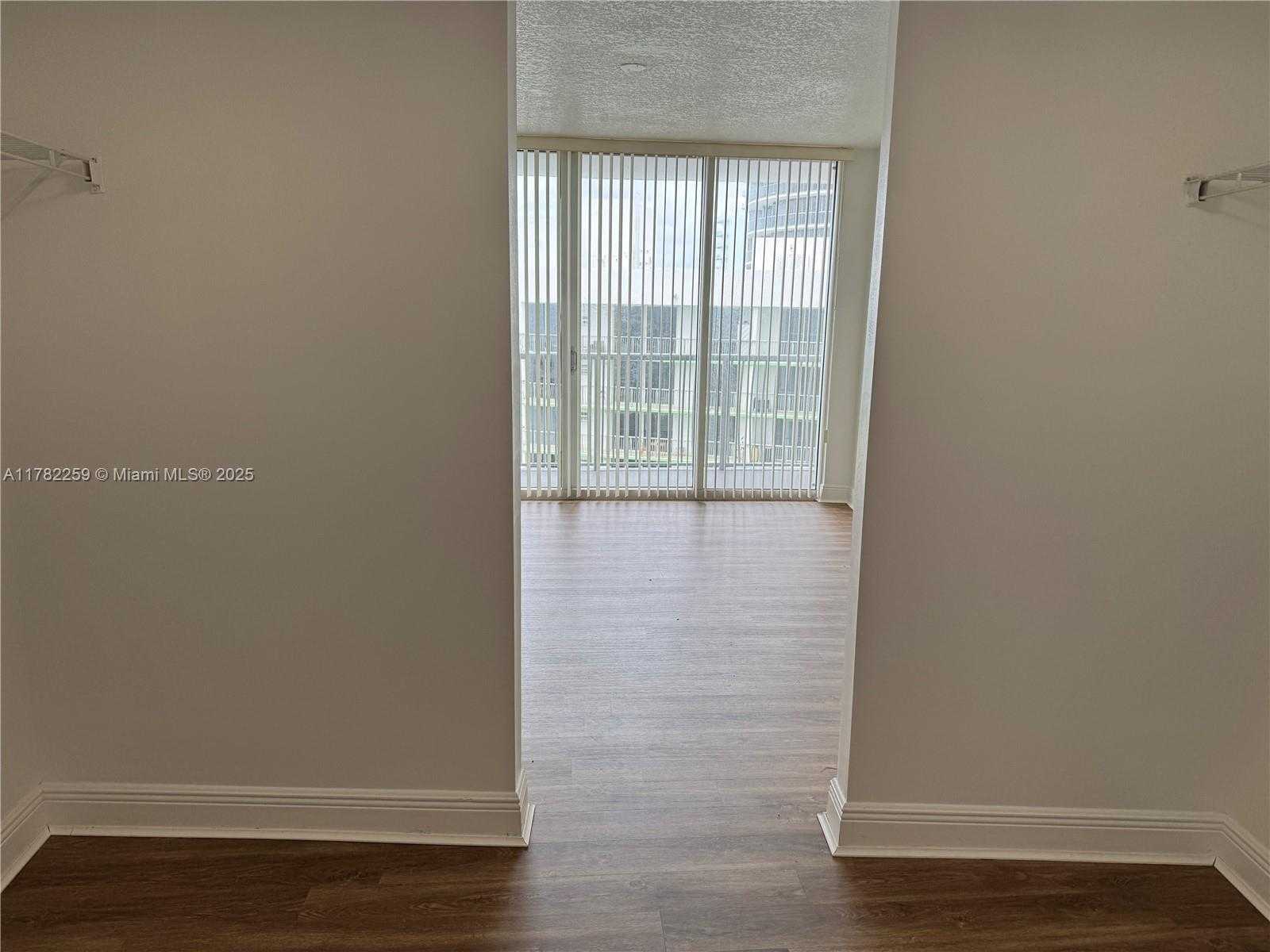 Small Image of 1750 NORTH BAYSHORE DR #3711, Miami Number 13