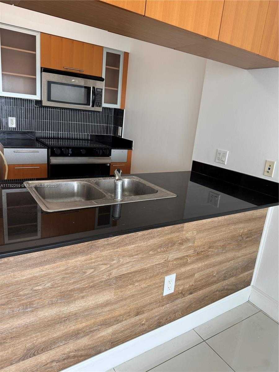 Small Image of 1750 NORTH BAYSHORE DR #3711, Miami Number 4