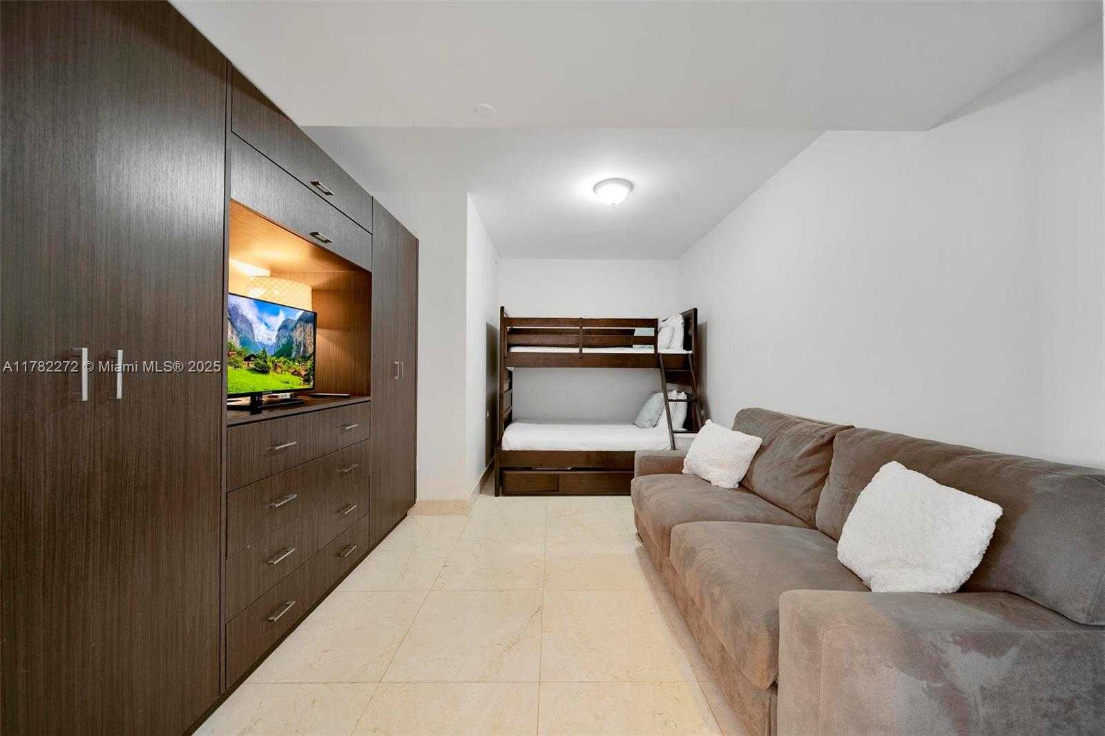 Small Image of 1830 SOUTH OCEAN DR #4303, Hallandale Beach Number 26