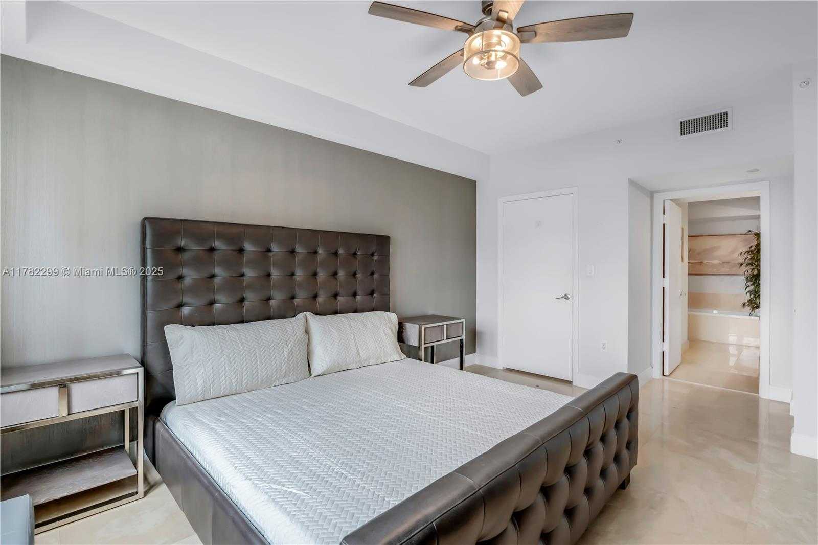 Small Image of 20000 EAST COUNTRY CLUB DR #1209, Aventura Number 12