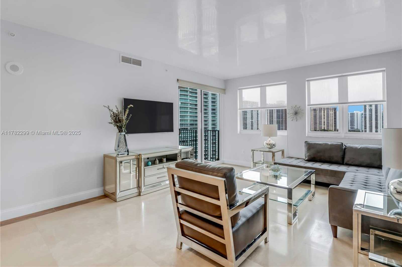 Small Image of 20000 EAST COUNTRY CLUB DR #1209, Aventura Number 2