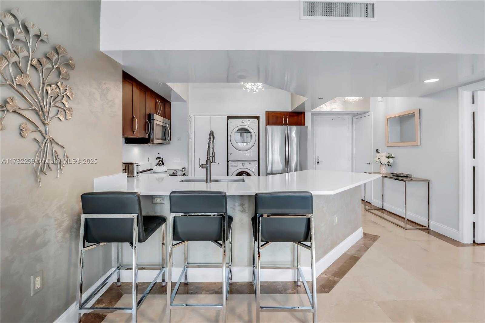Small Image of 20000 EAST COUNTRY CLUB DR #1209, Aventura Number 6