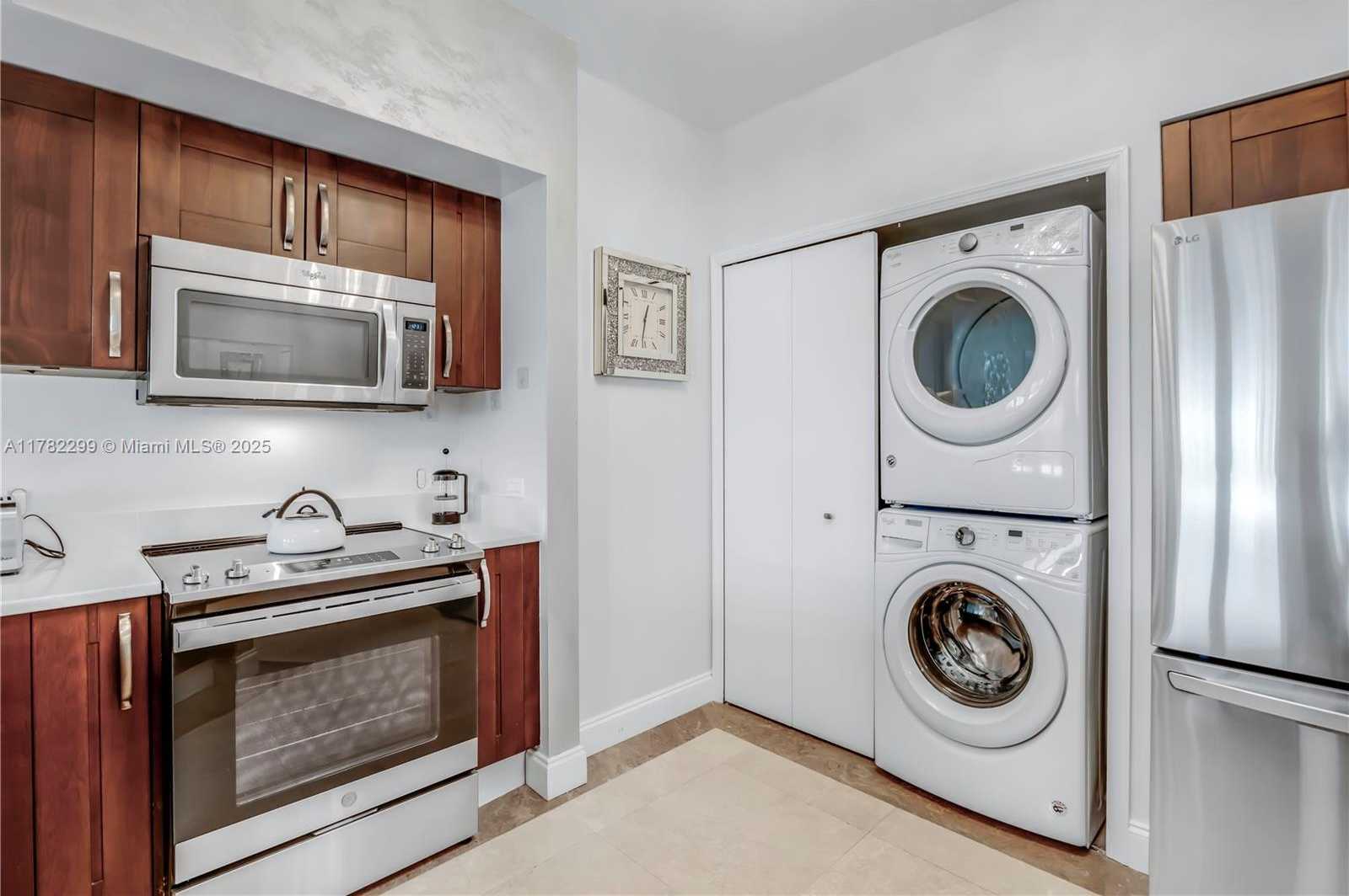 Small Image of 20000 EAST COUNTRY CLUB DR #1209, Aventura Number 7