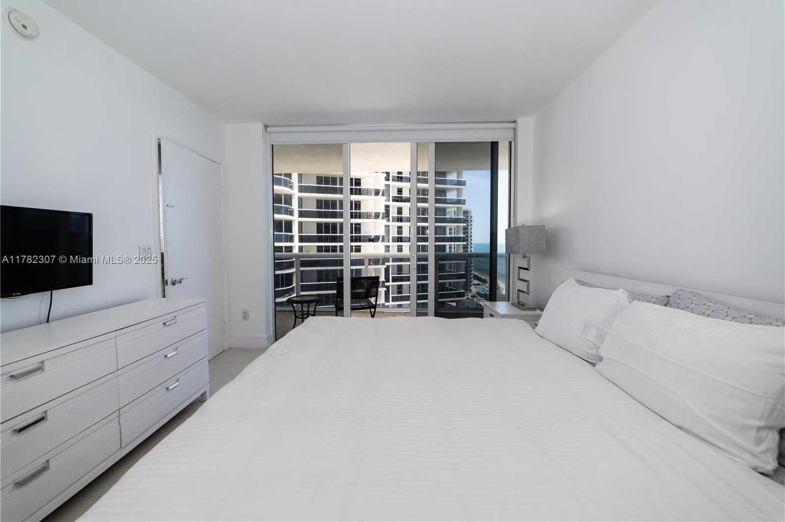 Small Image of 1830 SOUTH OCEAN DR #1808, Hallandale Beach Number 17