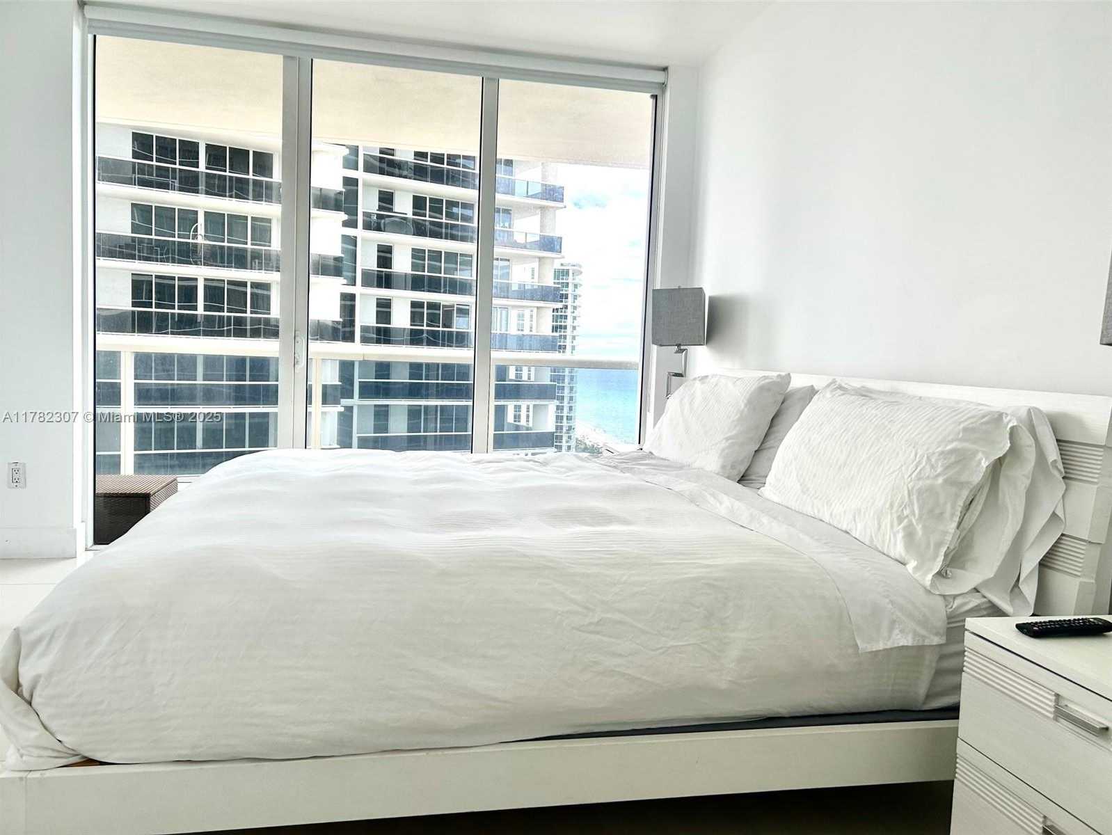 Small Image of 1830 SOUTH OCEAN DR #1808, Hallandale Beach Number 18