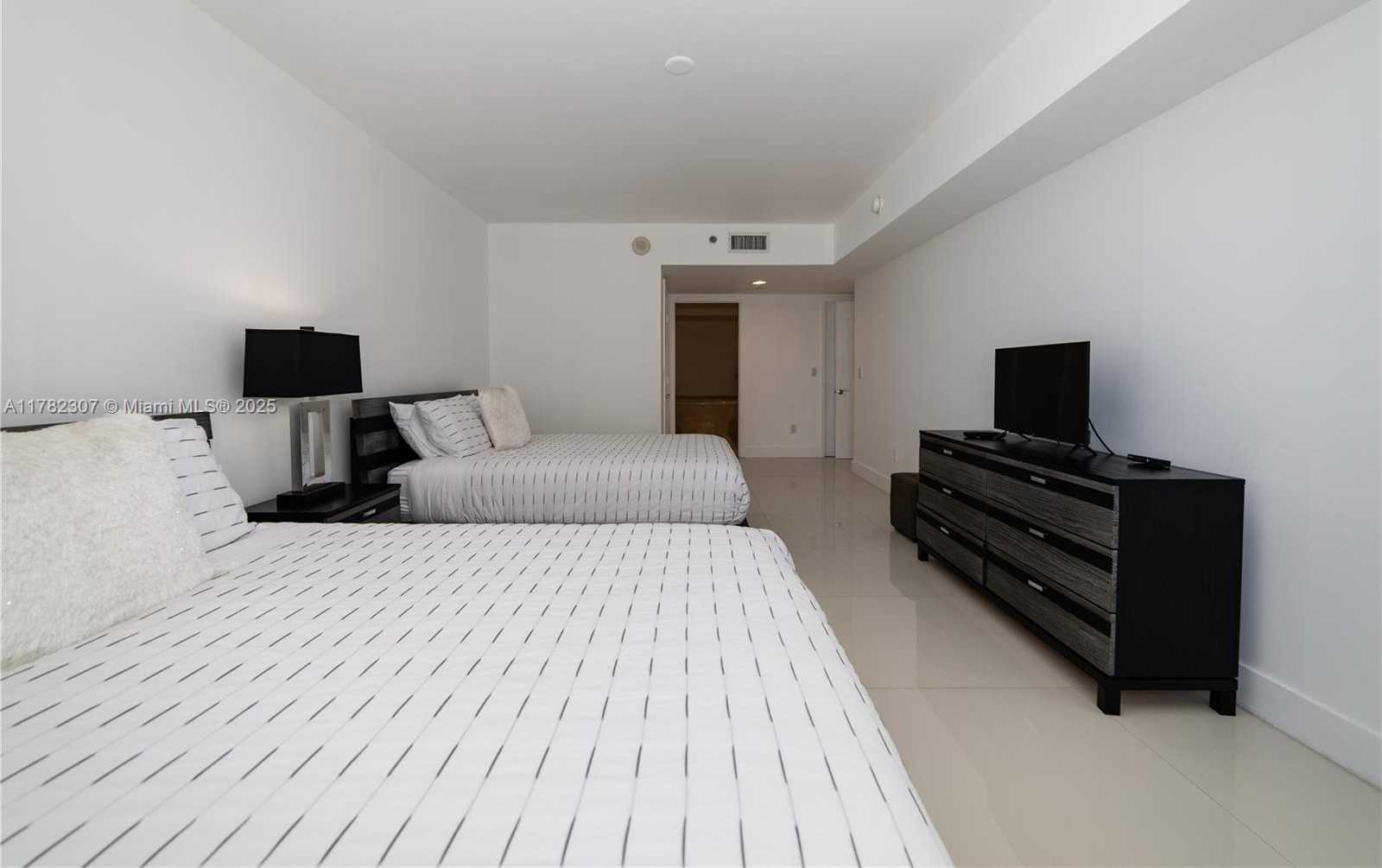 Small Image of 1830 SOUTH OCEAN DR #1808, Hallandale Beach Number 27