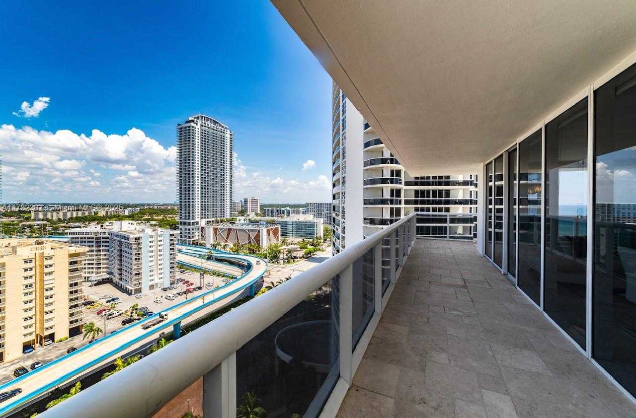 Small Image of 1830 SOUTH OCEAN DR #1808, Hallandale Beach Number 4