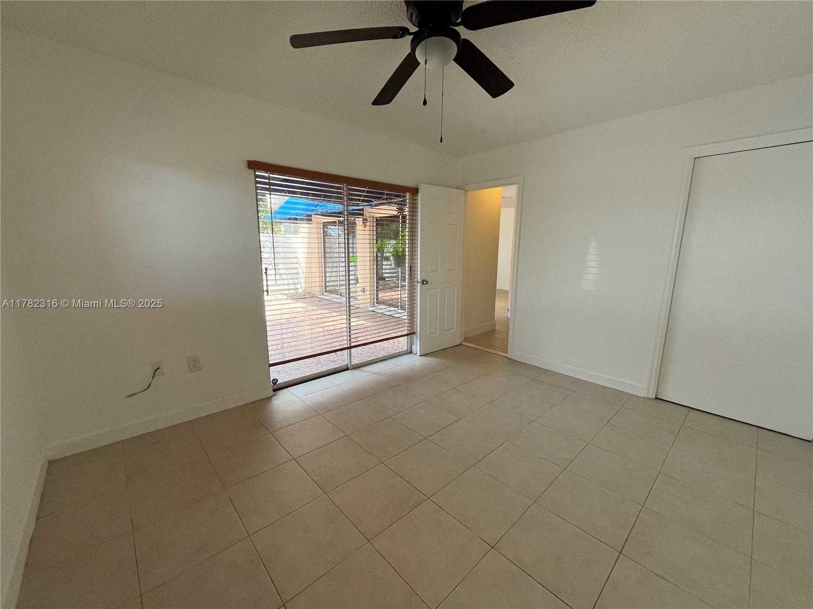 Small Image of 14388 SOUTH WEST 96TH LN, Miami Number 11