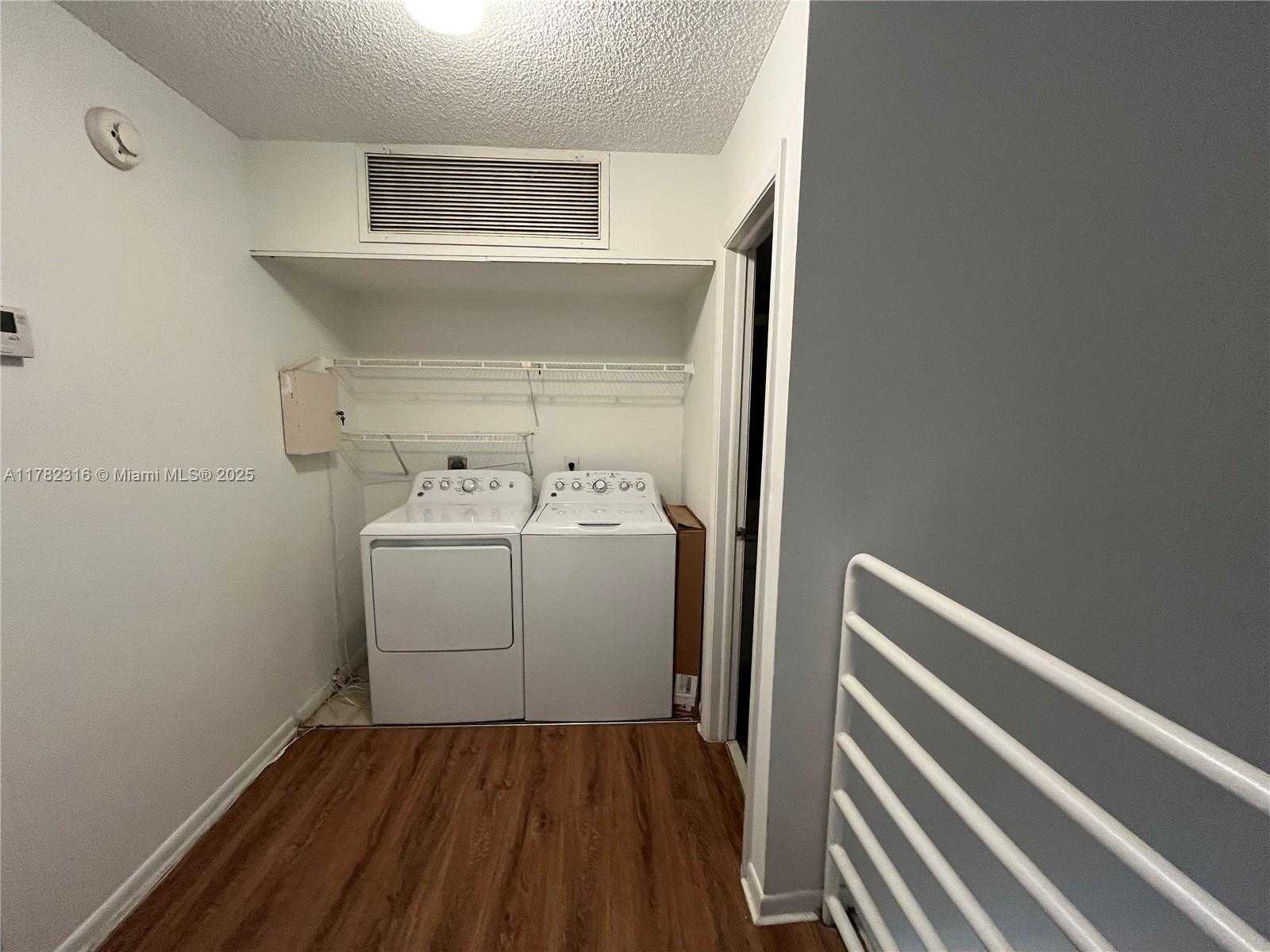 Small Image of 14388 SOUTH WEST 96TH LN, Miami Number 12