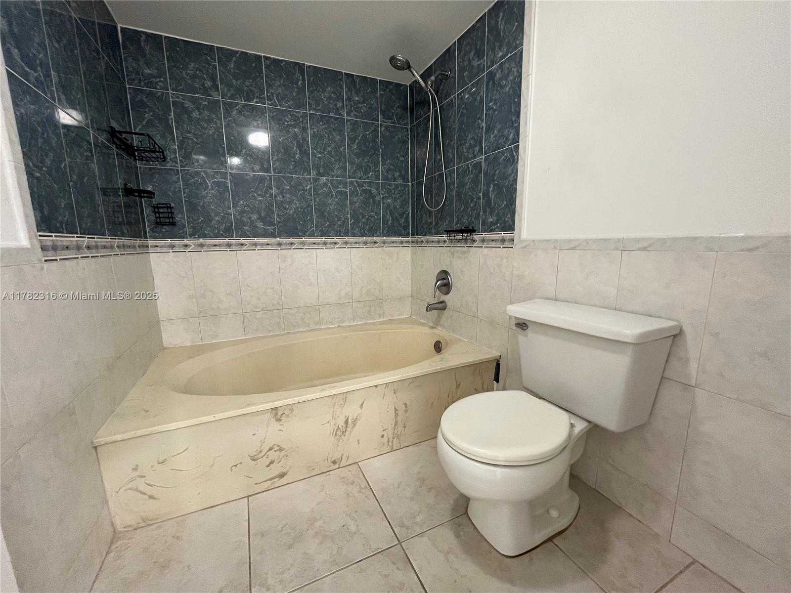 Small Image of 14388 SOUTH WEST 96TH LN, Miami Number 16